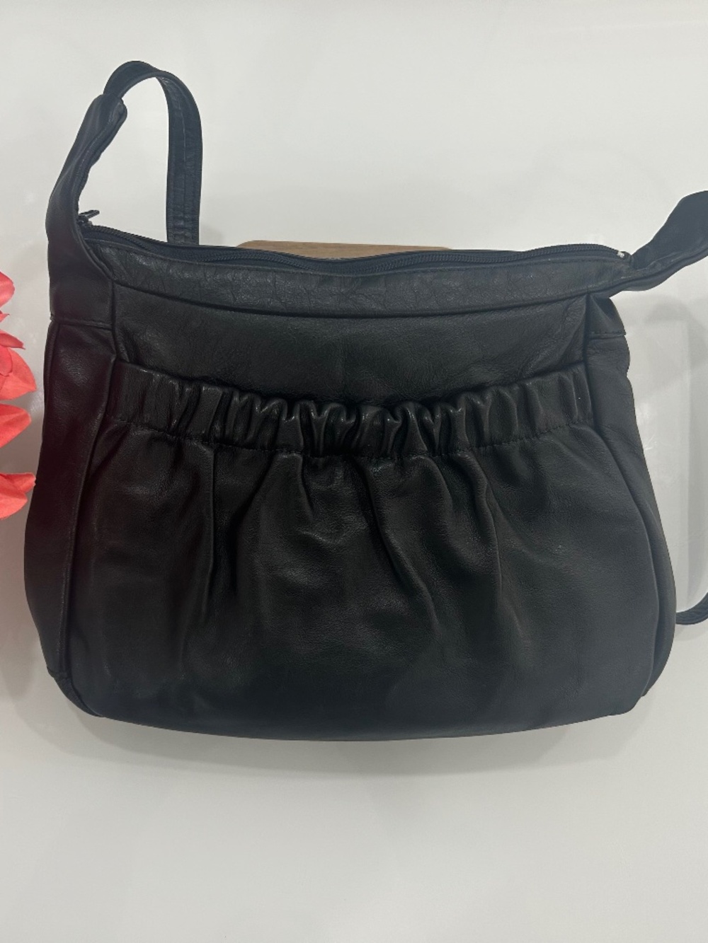 Vintage 1980s–1990s Durabilt Black Leather Ruched Shoulder Bag
